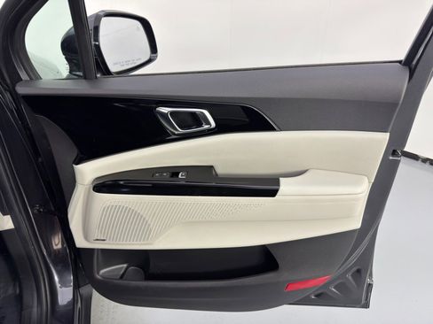 Used 2024 Kia Carnival SX Prestige image 51