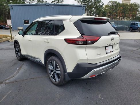 Certified 2022 Nissan Rogue Platinum w/ Head-Up Display Package image 9