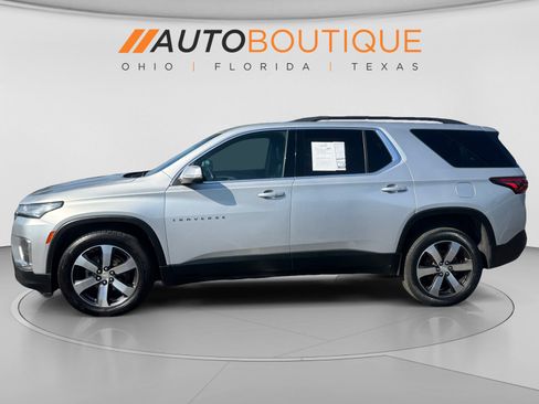 Used 2022 Chevrolet Traverse LT w/ LT Premium Package FWD image 2