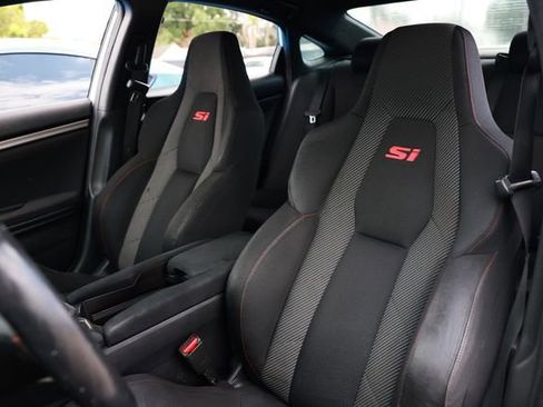 Used 2018 Honda Civic Si image 9