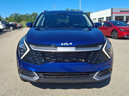 Used 2024 Kia Sportage EX AWD/4WD image 2
