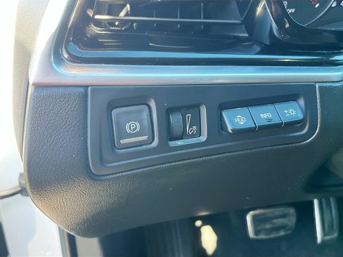 Used 2024 Cadillac XT6 Sport w/ Platinum Package AWD/4WD image 10