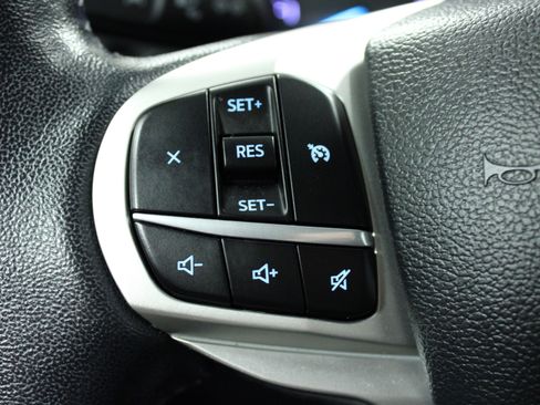 Used 2023 Ford Explorer XLT image 21