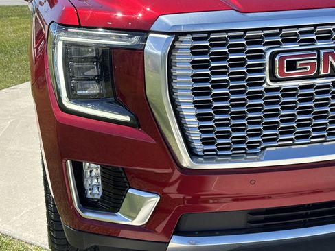 Used 2024 GMC Yukon XL Denali w/ Advanced Technology Package AWD/4WD image 10