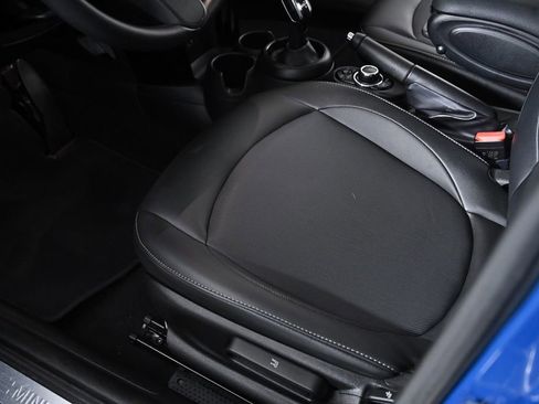 Certified 2022 MINI Cooper 4-Door Hardtop image 24