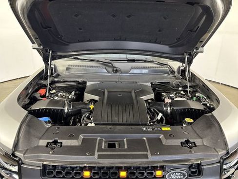 Used 2025 Land Rover Defender 110 AWD/4WD image 27