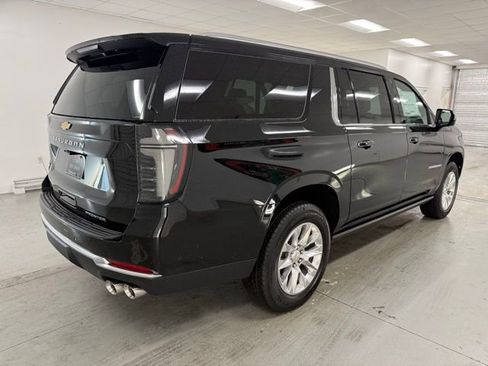 New 2025 Chevrolet Suburban Premier image 4