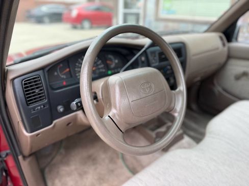 Used 1998 Toyota Tacoma 2WD Regular Cab image 15