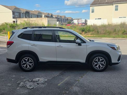 Used 2020 Subaru Forester Premium AWD/4WD image 4