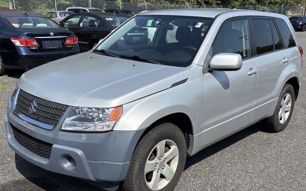 Used 2012 Suzuki Grand Vitara Premium RWD image 1