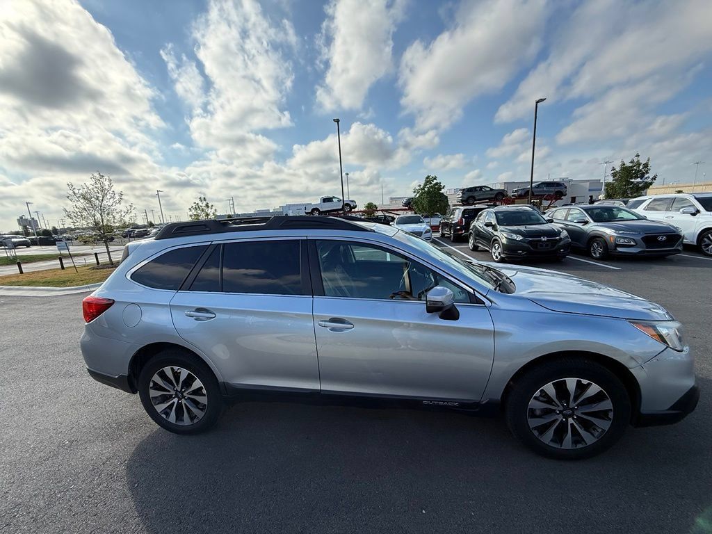 Used 2015 Subaru Outback 3.6R Limited AWD/4WD image 4