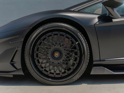 Used 2019 Lamborghini Aventador SVJ AWD/4WD image 19