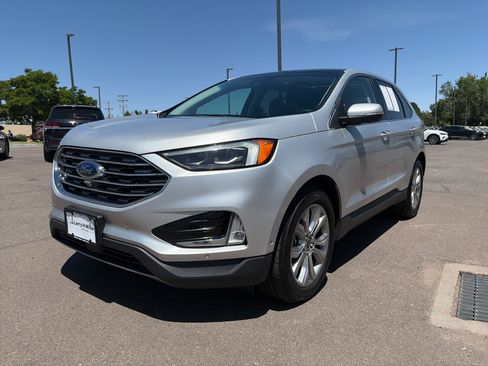 Used 2019 Ford Edge Titanium w/ Equipment Group 301A AWD/4WD image 2