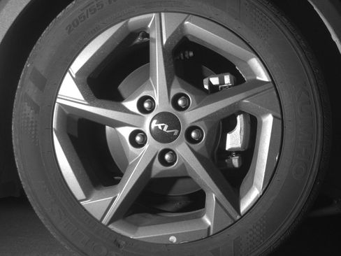 Used 2025 Kia K4 LXS image 13