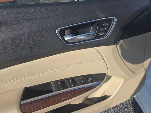 Certified 2018 Acura TLX V6 FWD image 13