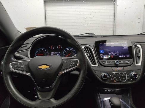Used 2022 Chevrolet Malibu LT FWD image 22