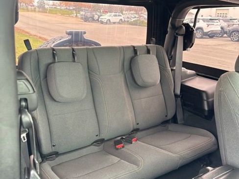 Used 2024 Jeep Wrangler Willys image 17