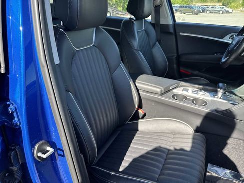Used 2021 Genesis G70 3.3T RWD image 21