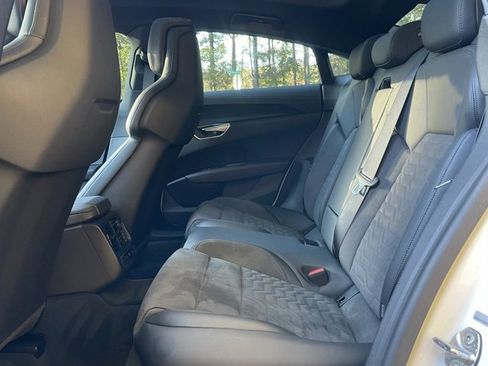 Used 2022 Audi e-tron GT Premium Plus image 15