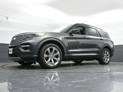 Used 2020 Ford Explorer Platinum w/ Premium Technology Package AWD/4WD image 45