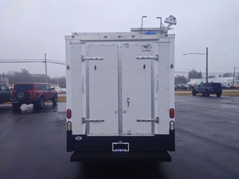 Used 2016 Ford E-350 and Econoline 350 Super Duty w/ Power Windows & Locks Group image 6