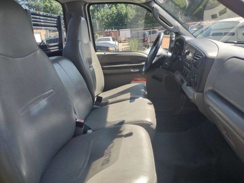 Used 2006 Ford F350 2WD Regular Cab DRW Super Duty image 13