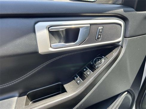 Used 2020 Ford Explorer XLT w/ Equipment Group 202A image 20