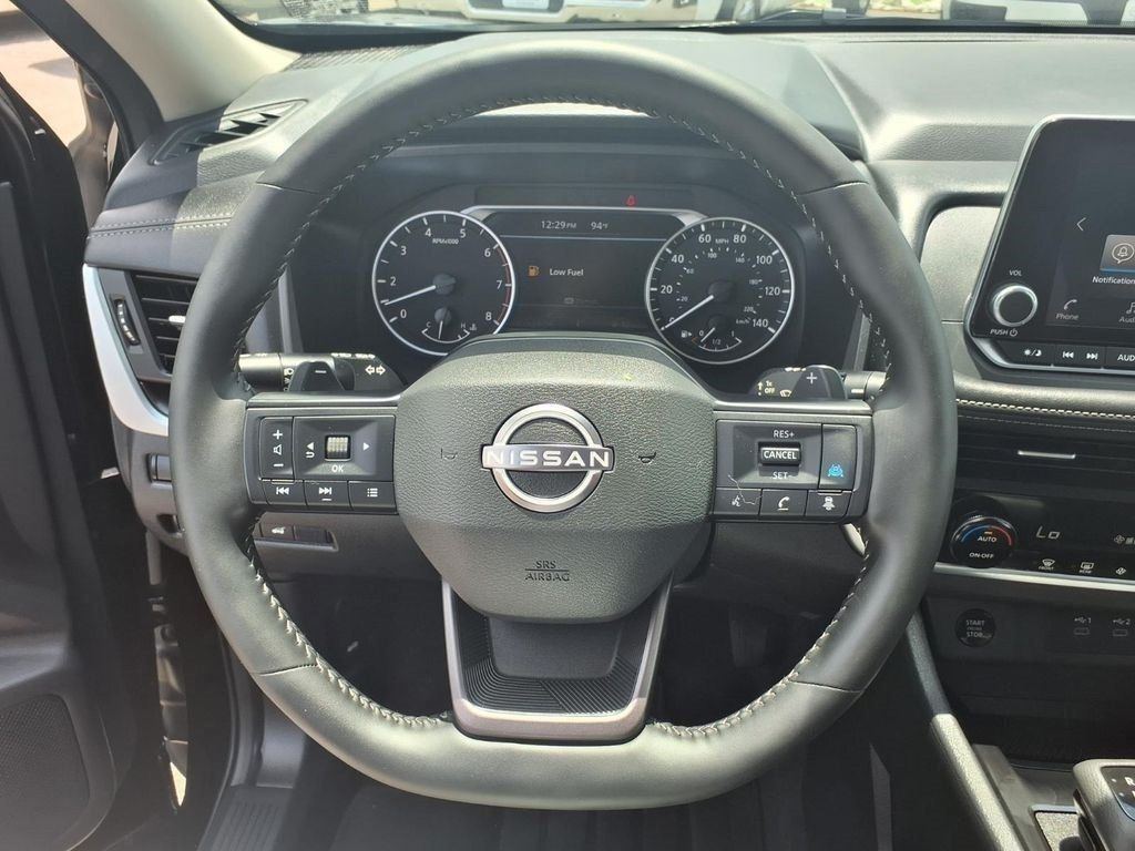 Used 2026 Nissan Rogue SV FWD image 8