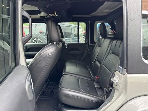 Used 2023 Jeep Wrangler Unlimited Sahara w/ Cold Weather Group AWD/4WD image 12