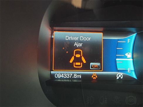 Used 2021 Ford Edge Titanium image 10