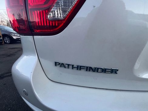 Used 2017 Nissan Pathfinder SL image 11