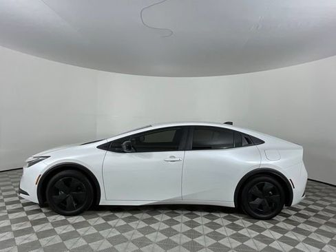 Used 2026 Toyota Prius Plug-In Hybrid FWD image 8