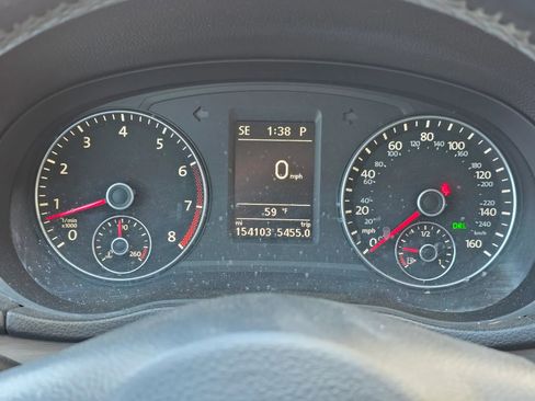 Used 2015 Volkswagen Passat 1.8T SE image 19