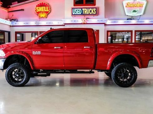 Used 2018 RAM 2500 SLT w/ Cold Weather Group AWD/4WD image 12