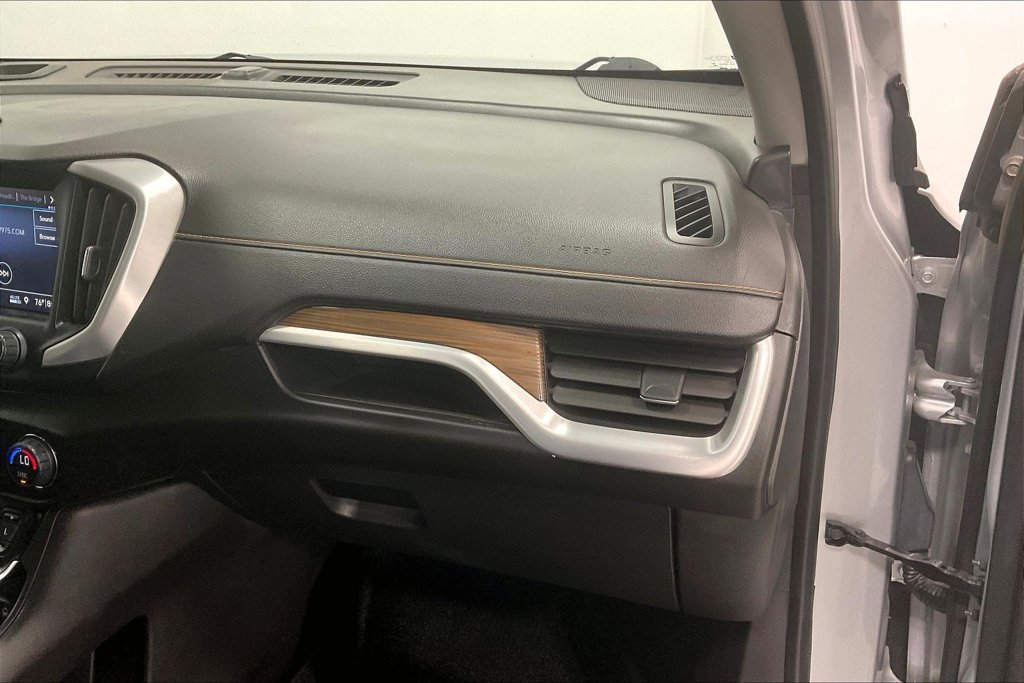 Used 2021 GMC Terrain SLE w/ Driver Convenience Package FWD image 16