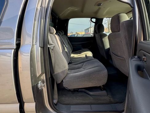 Used 2007 Chevrolet Silverado 1500 LT w/ Crew Cab Value Package image 19