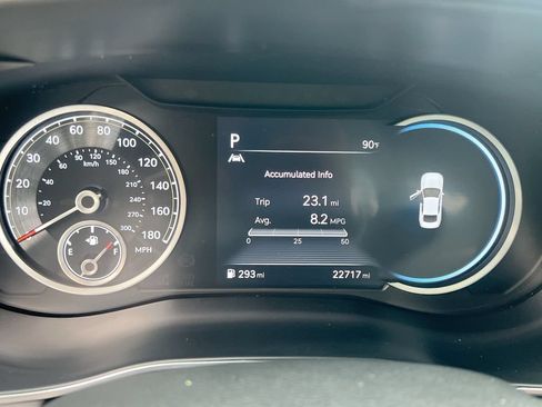 Used 2023 Genesis G70 2.0T RWD image 14
