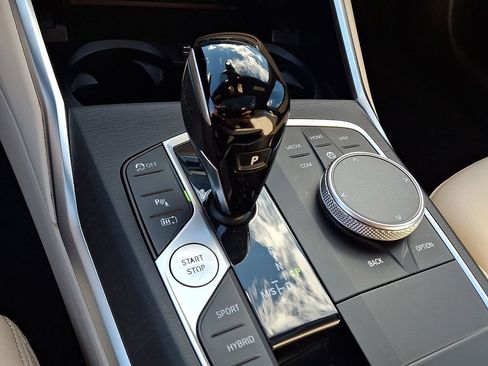 Used 2022 BMW 330e xDrive 330e xDrive image 16