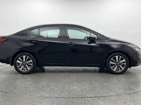 Used 2025 Nissan Versa SV FWD image 11