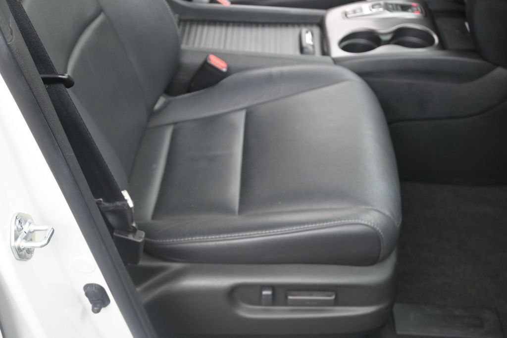 Used 2023 Honda Passport EX-L image 11