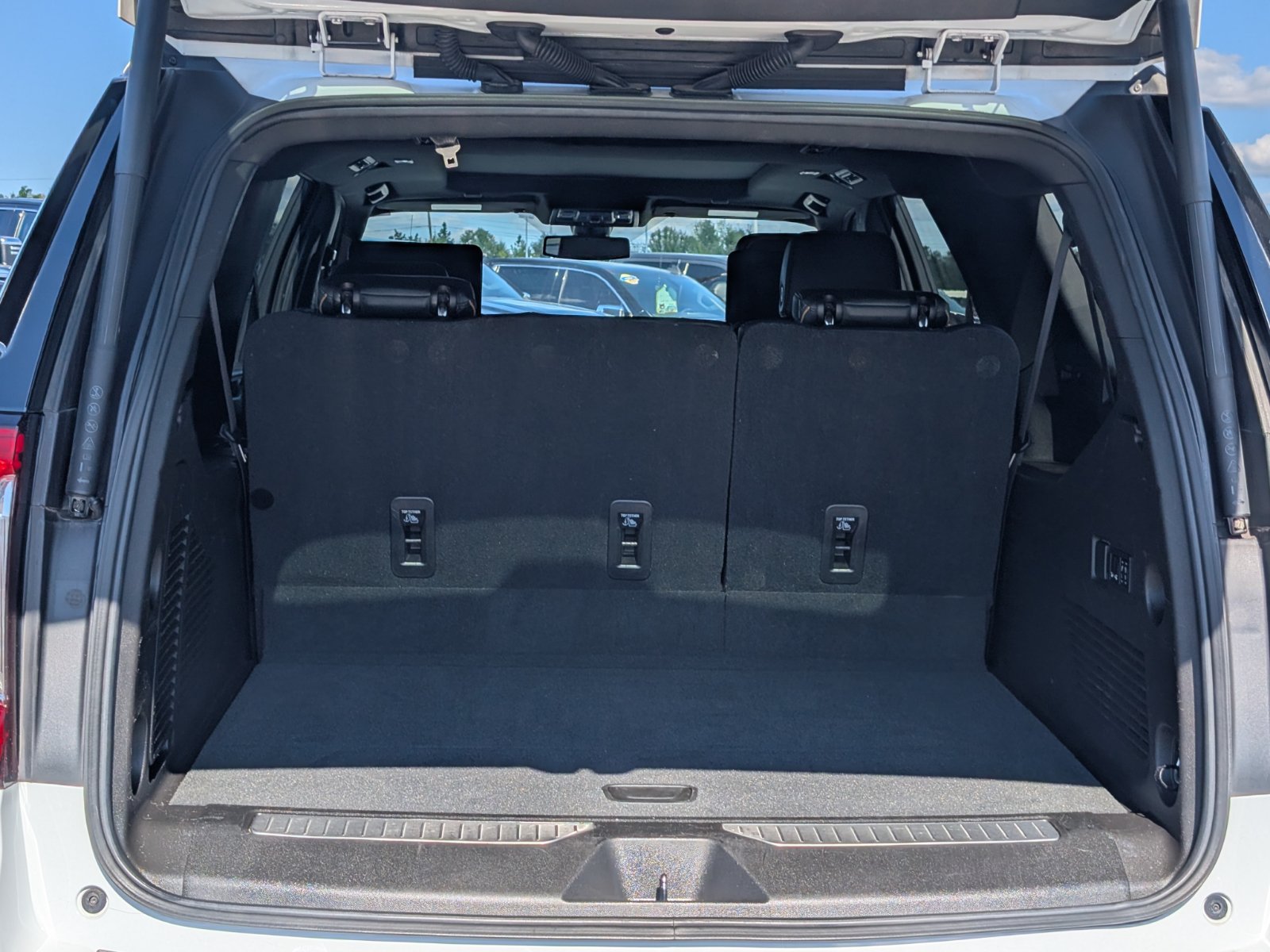 Used 2021 GMC Yukon XL AT4 w/ Rear Media and Nav Package AWD/4WD image 21