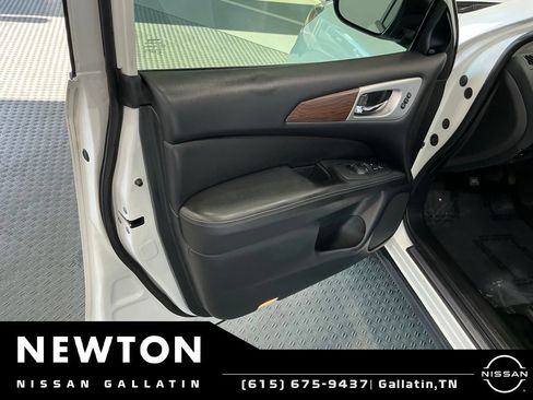 Used 2019 Nissan Pathfinder Platinum FWD image 48