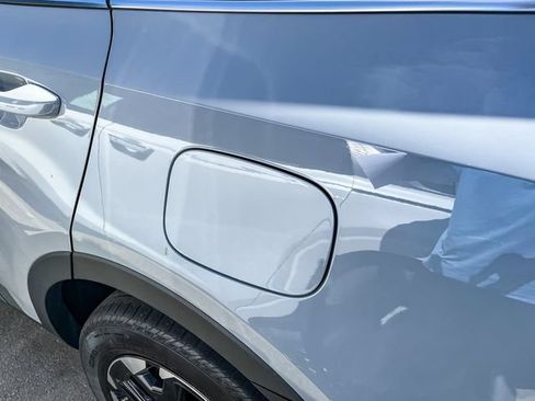 Certified 2025 Kia Sorento S w/ Panoramic Sunroof Package AWD/4WD image 11