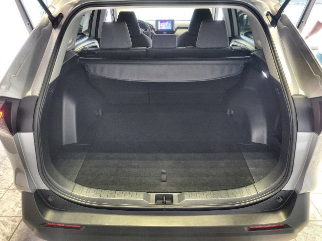 Used 2024 Toyota RAV4 XLE FWD image 23