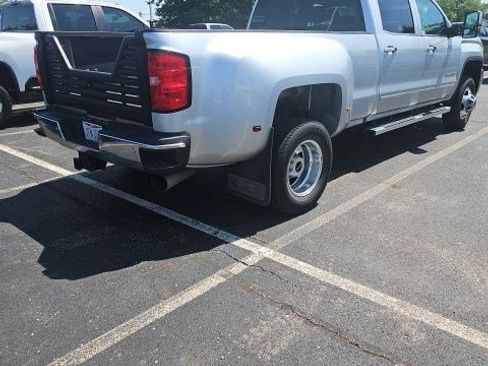 Used 2019 GMC Sierra 3500 SLT w/ Duramax Plus Package AWD/4WD image 2