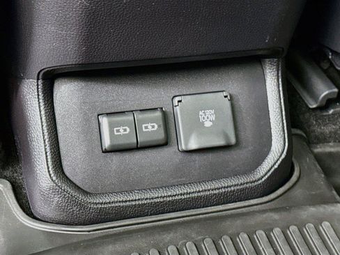 Certified 2025 Toyota Highlander Platinum AWD/4WD image 57