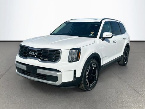 Certified 2024 Kia Telluride S w/ S Sunroof Package AWD/4WD image 3