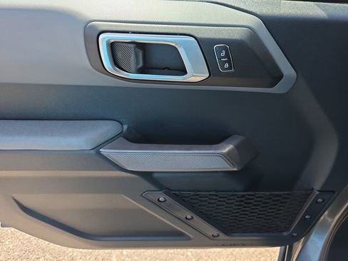 Used 2023 Ford Bronco Black Diamond AWD/4WD image 18