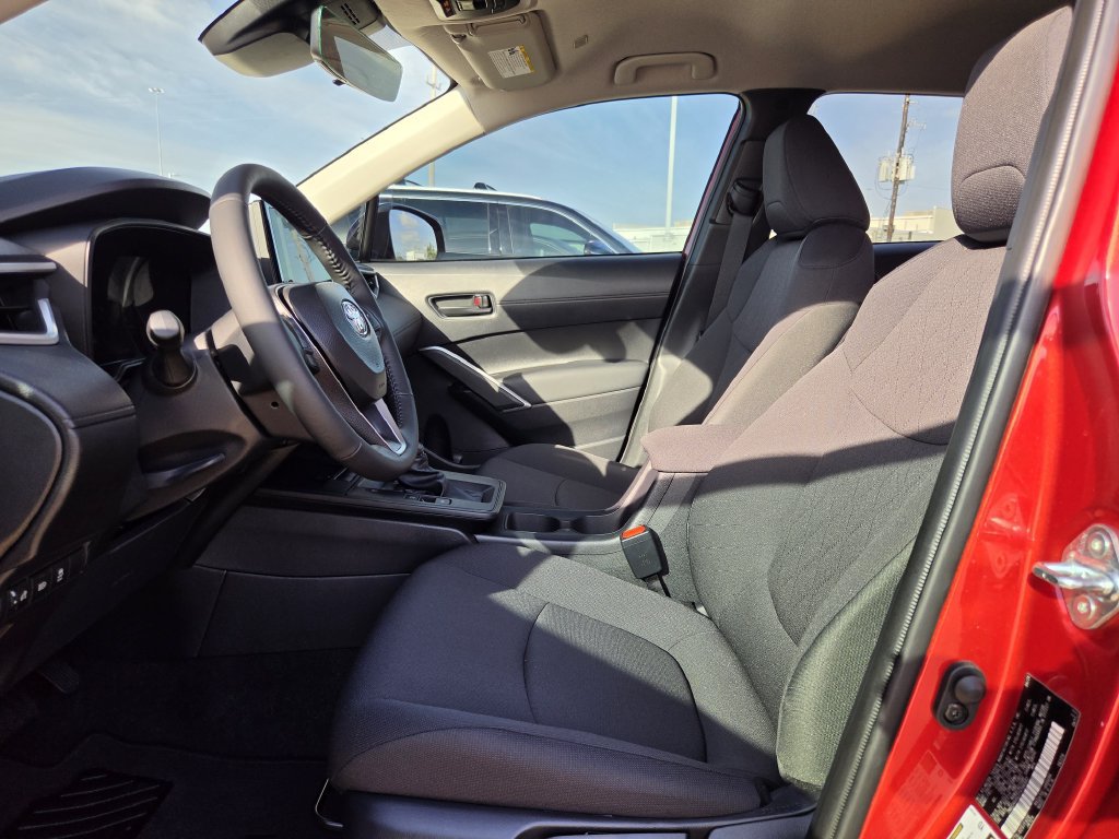 Used 2026 Toyota Corolla Cross LE FWD image 27