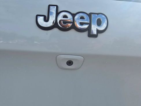Used 2014 Jeep Cherokee Limited FWD image 23